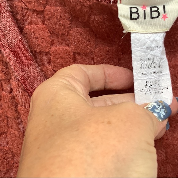 BiBi, XL, super soft checkered, Rust, Long Sleeve Top. EUC - Picture 6 of 6
